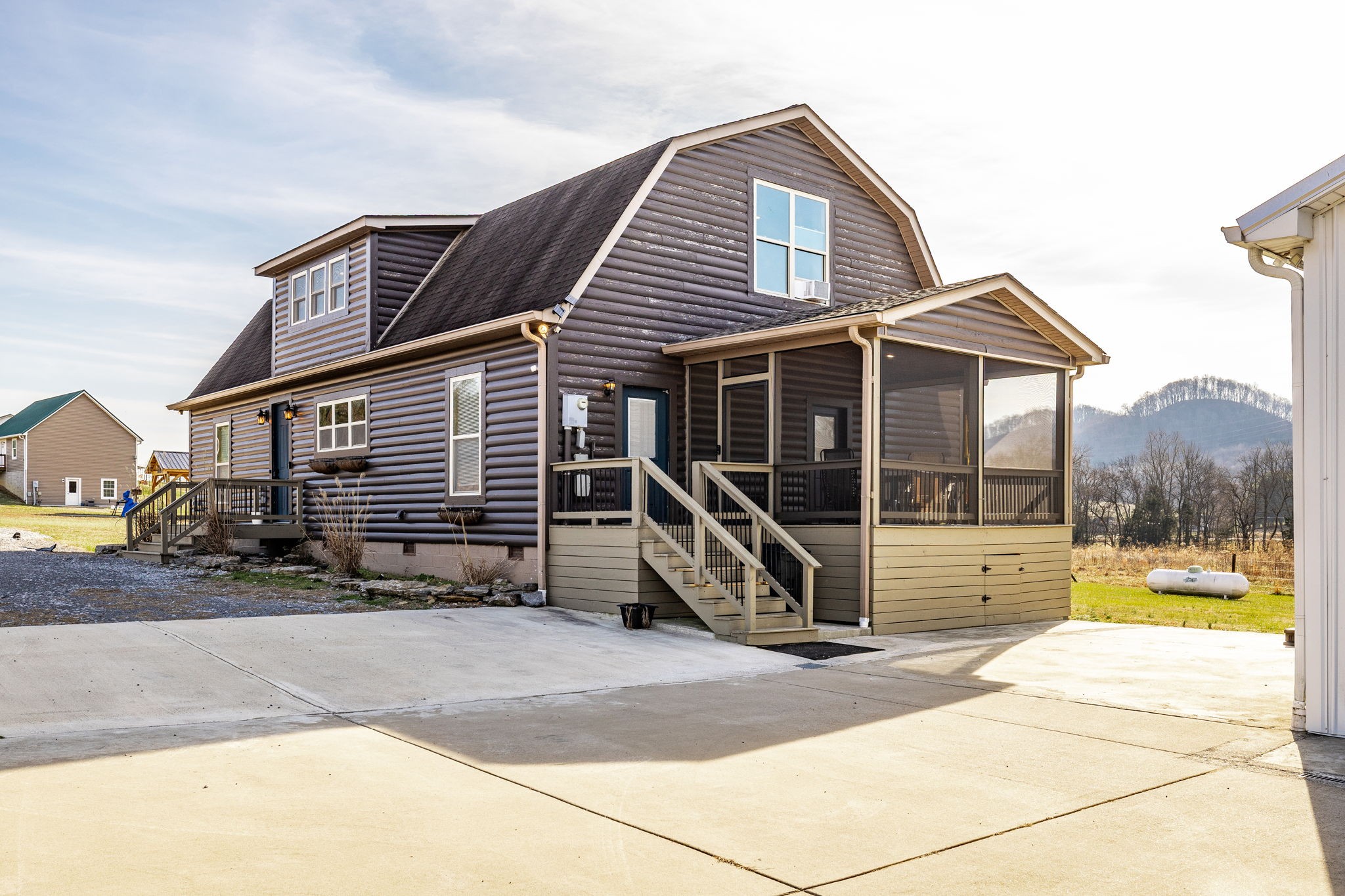 440 Honeysuckle Lane Road Bethpage, TN 37022 - Photo 4 of 95 Gallery Image 4