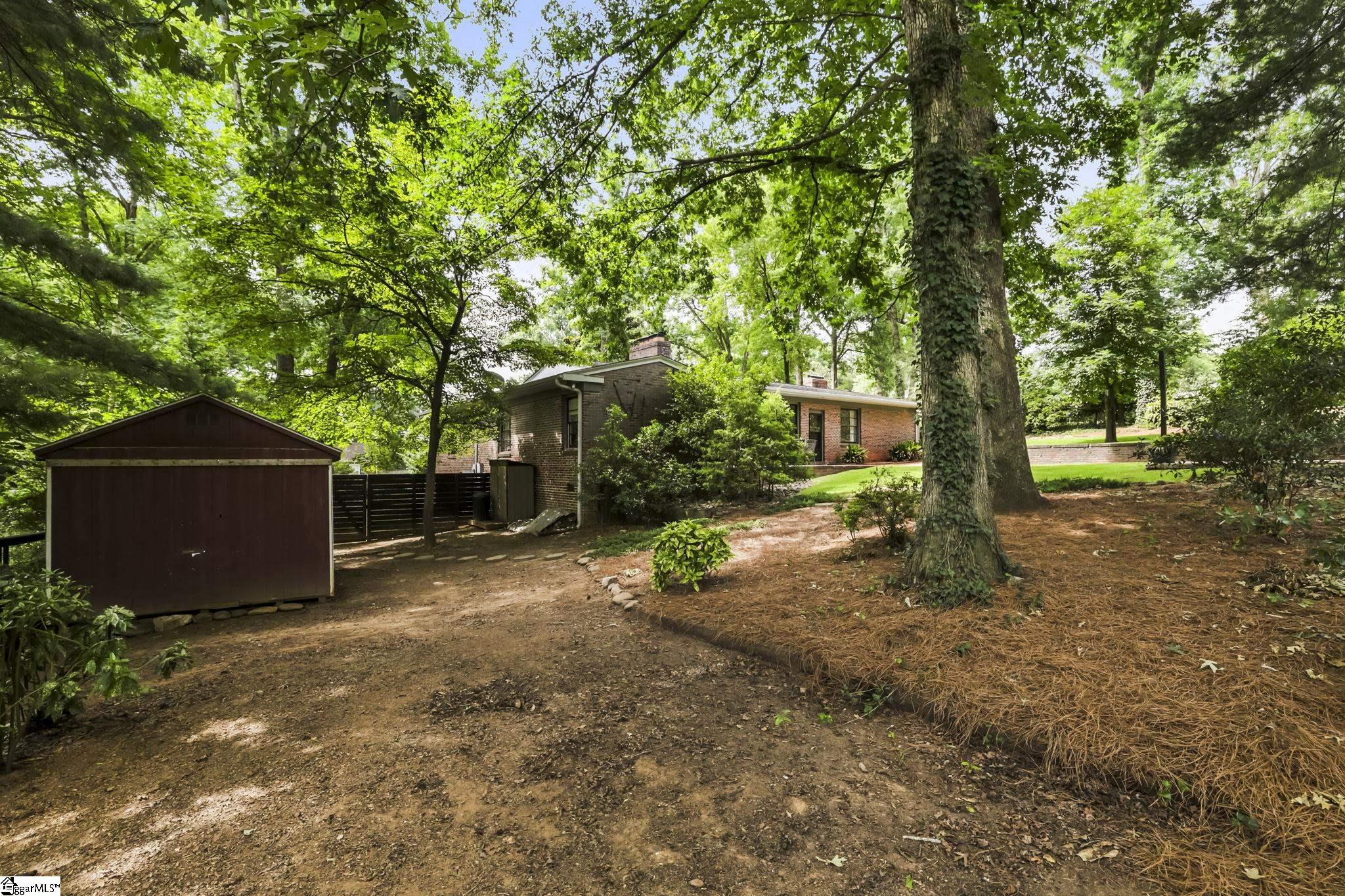 211 Grace Avenue Easley, SC 29640 - Photo 9 of 40