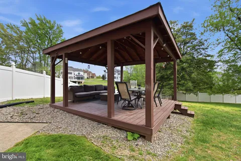 $869,999 | 8915 Igoe Street, Lorton, VA 22079