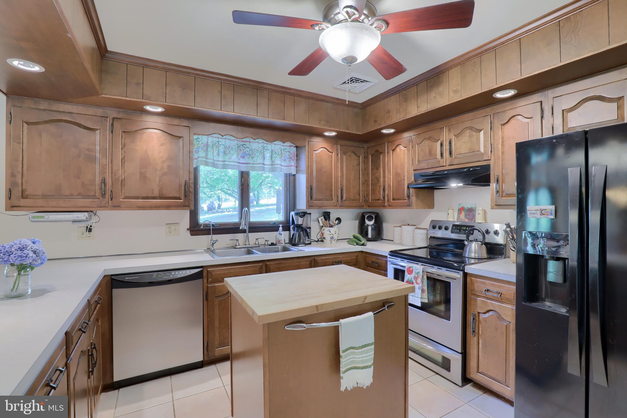 253 Clearfield Road New Providence, PA 17560 - Photo 3 of 46 Gallery Image 3