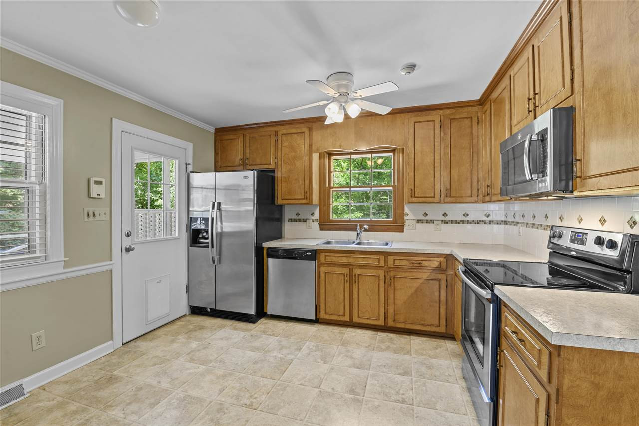 1020 Deboy Street Raleigh, NC 27606 - Photo 9 of 29 Kitchen