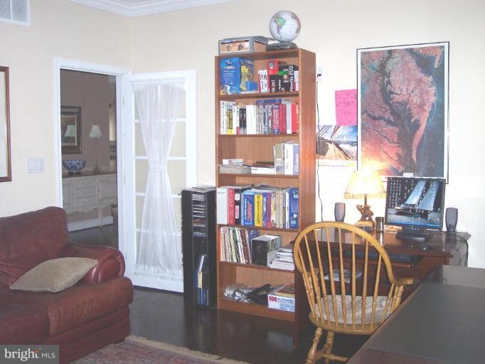 150 Cresston Road Arnold, MD 21012 - Photo 15 of 25 Huge 1st flr. bedroom w/bath & walk in closet.