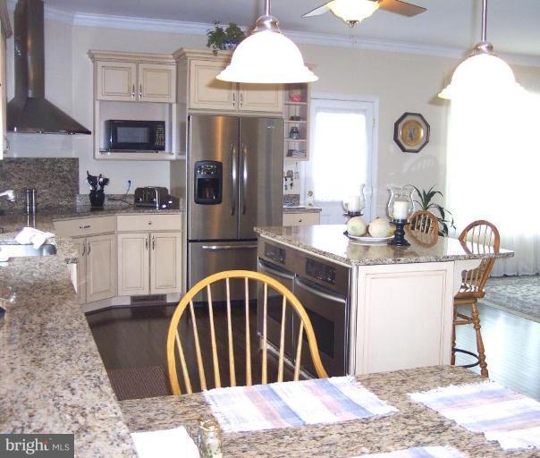 150 Cresston Road Arnold, MD 21012 - Photo 23 of 25 Granite counters,2 ovens, unique cabinetry, SSAppl