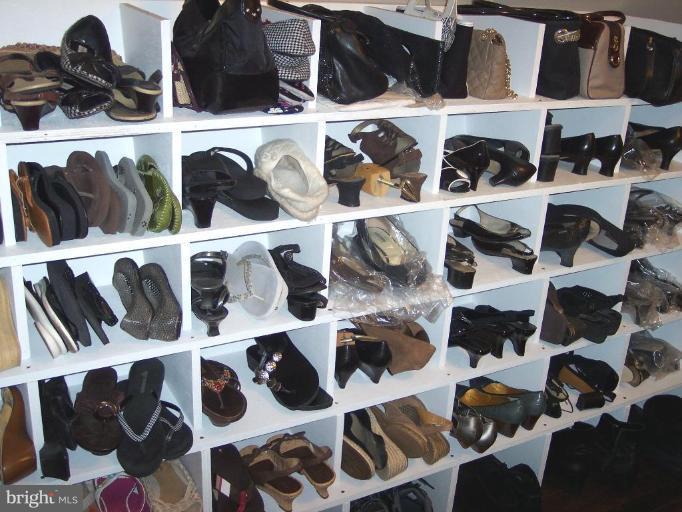 150 Cresston Road Arnold, MD 21012 - Photo 24 of 25 Tuns of storage for shoes and everything else!