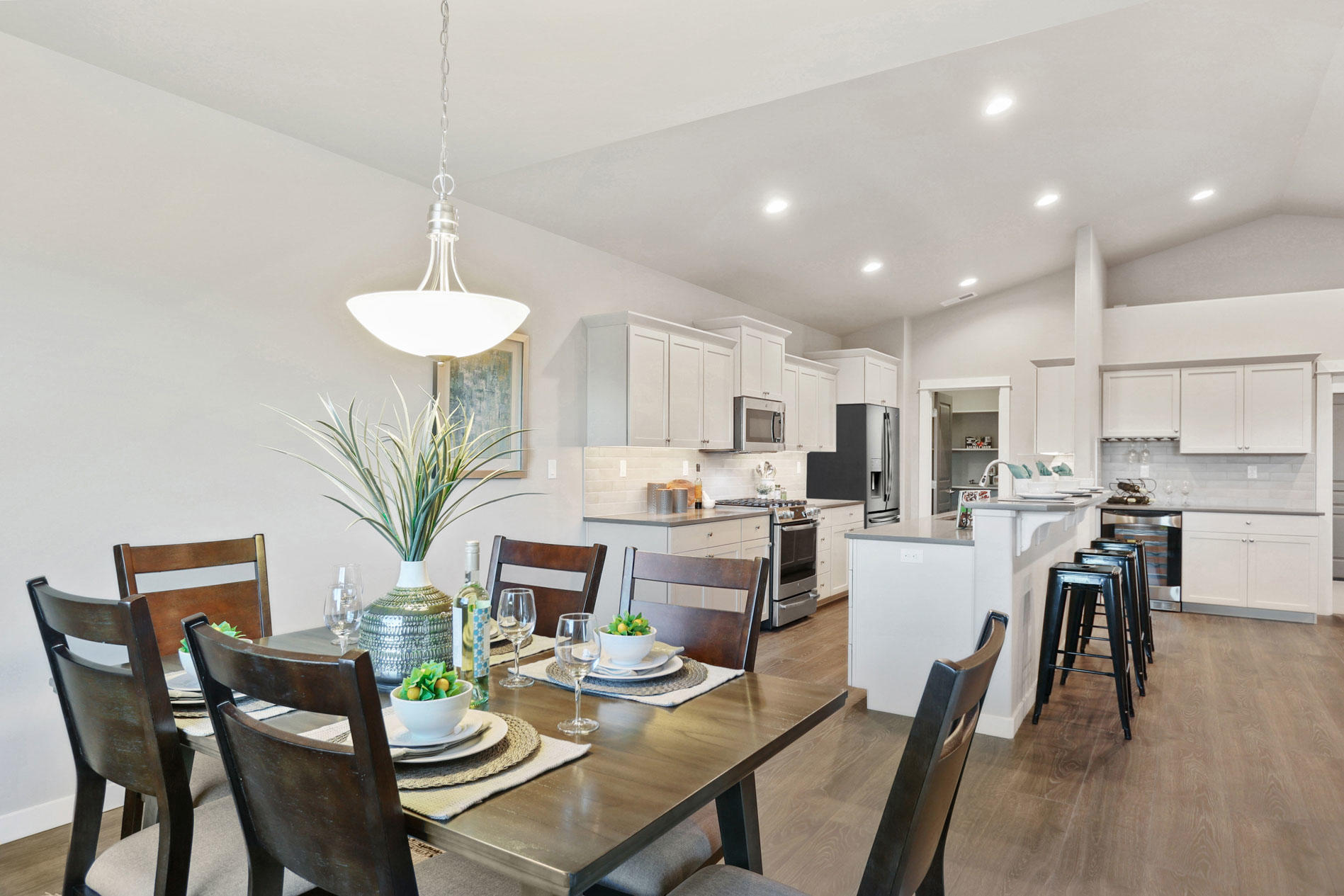 618 North Reed Street Sisters, OR 97759 - Photo 11 of 22 Orchard - Great Room 5