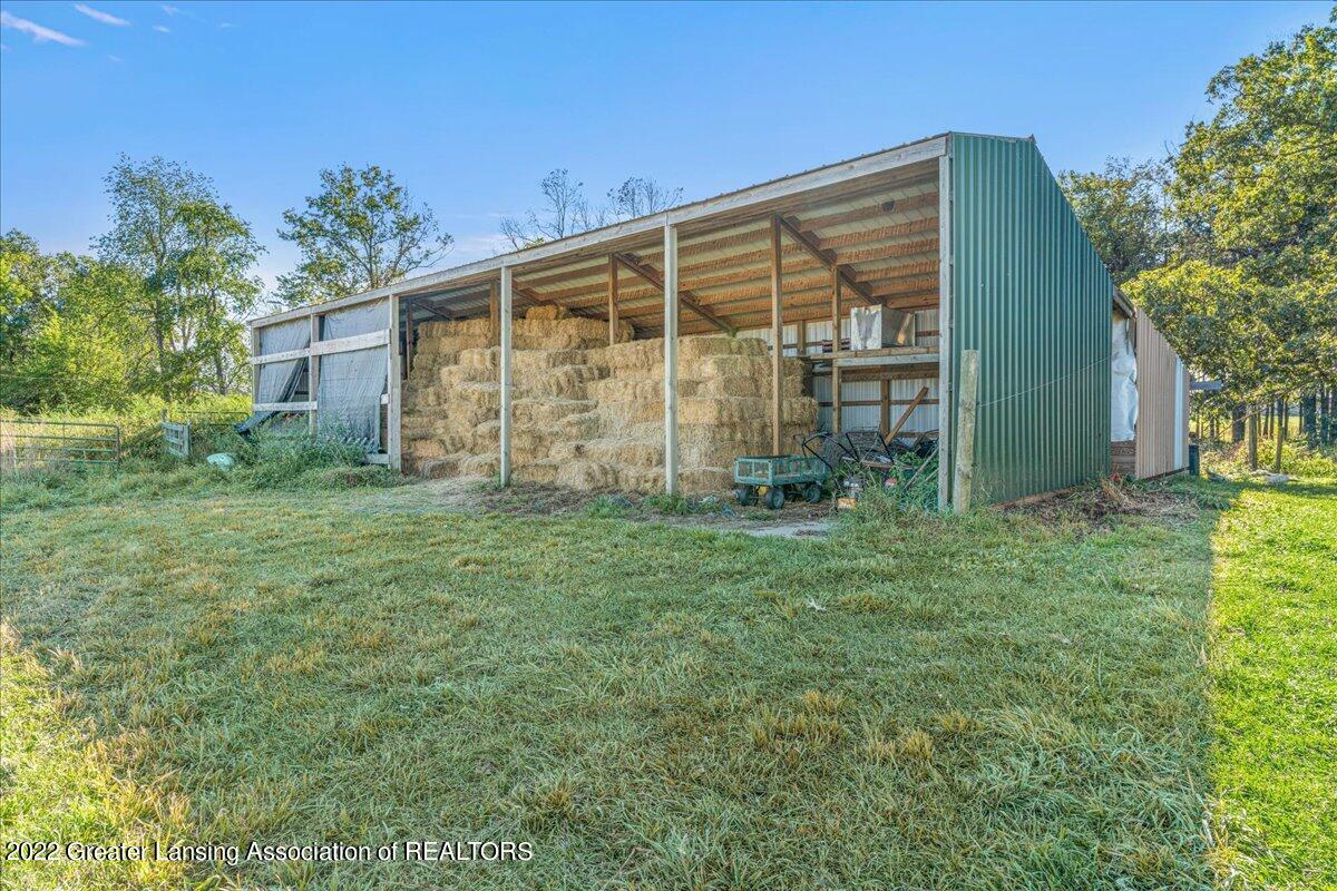 502 East Long Lake Road Orleans, MI 48865 - Photo 31 of 44 Barn