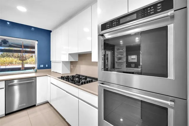 $2,695,000 | 4401 Sanders Street, Hollywood, FL 33021