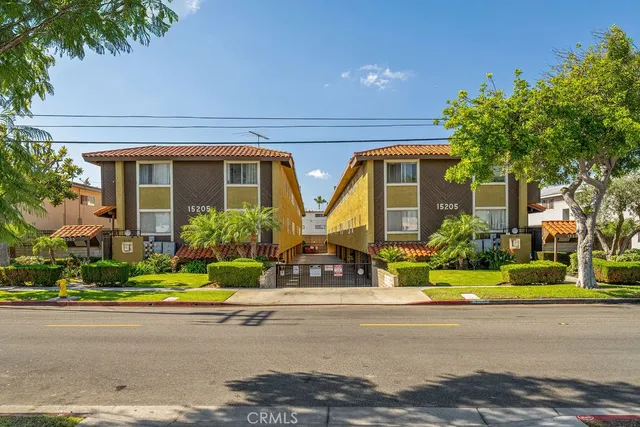 $519,900 | 15205 Budlong Avenue, Unit 7, Gardena, CA 90247