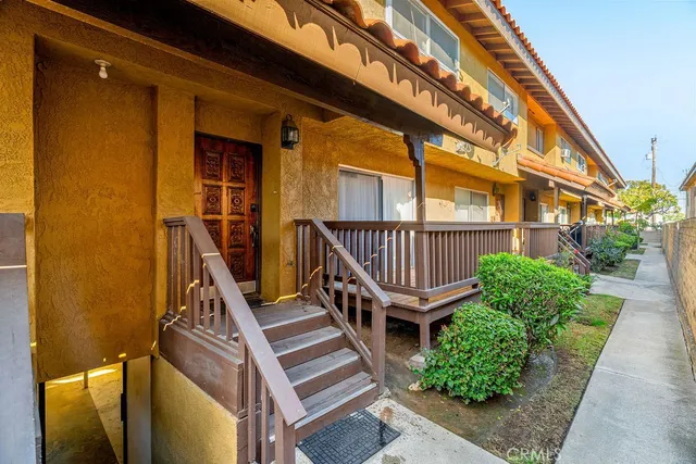 $519,900 | 15205 Budlong Avenue, Unit 7, Gardena, CA 90247