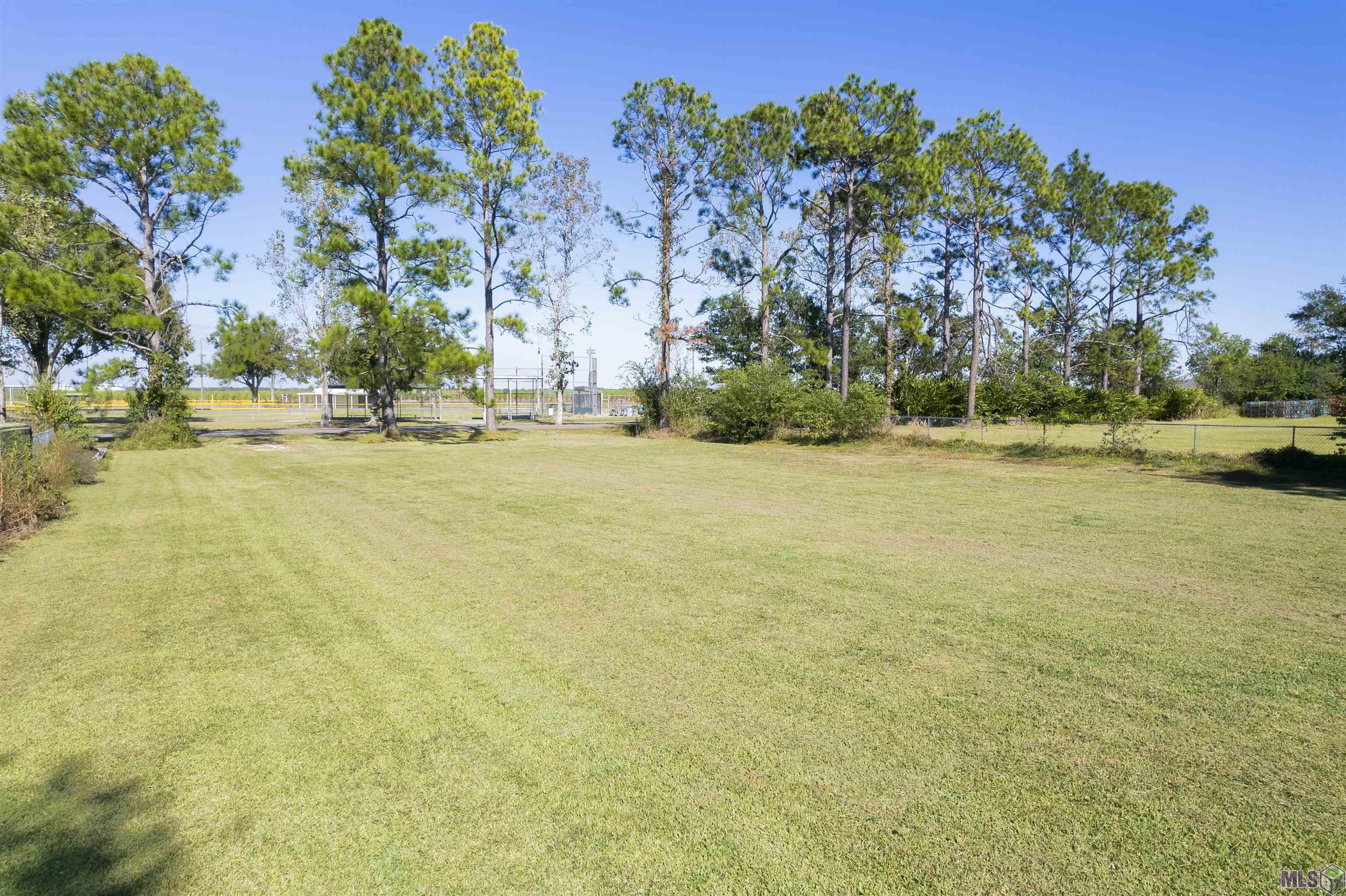 138 Recreation Drive Raceland, LA 70394 - Photo 1 of 8