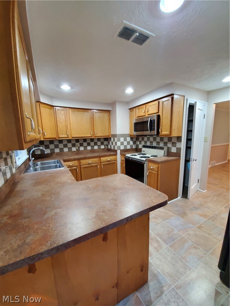 975 Jacoby Road Akron, OH 44321 - Photo 5 of 34