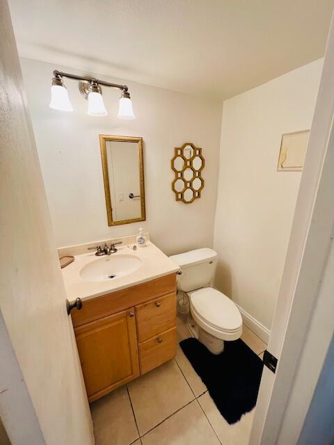 237 Mansfield East Boca Raton, FL 33434 - Photo 7 of 14 237 Mansfield F 7