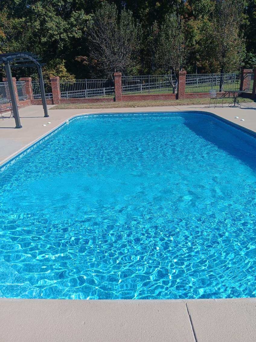 647 Mobley Road Clarksville, TN 37043 - Photo 67 of 69 a view of outdoor space with a garden and trees