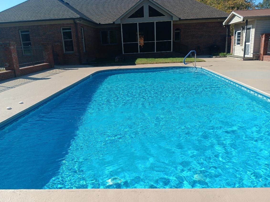647 Mobley Road Clarksville, TN 37043 - Photo 68 of 69 a view of pool with a yard