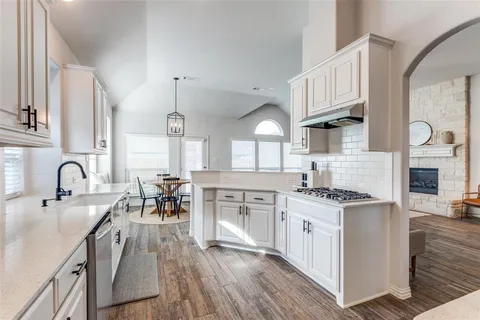 $395,000 | 6321 Farndon Drive, Aubrey, TX 76227