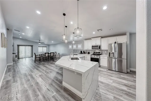 $2,598 | 7852 Whitlocks Mill Avenue, Las Vegas, NV 89147