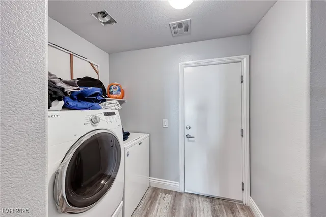 $2,598 | 7852 Whitlocks Mill Avenue, Las Vegas, NV 89147