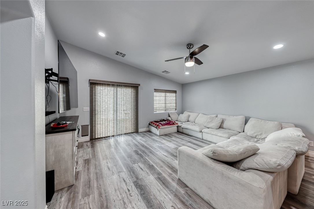 7852 Whitlocks Mill Avenue Las Vegas, NV 89147 - Photo 6 of 41