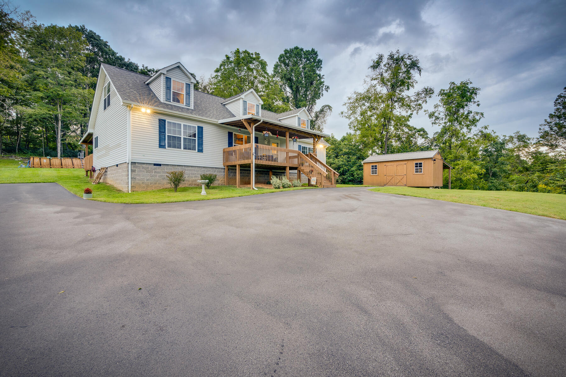 790 Henson Road Bristol, TN 37620 - Photo 3 of 46 002