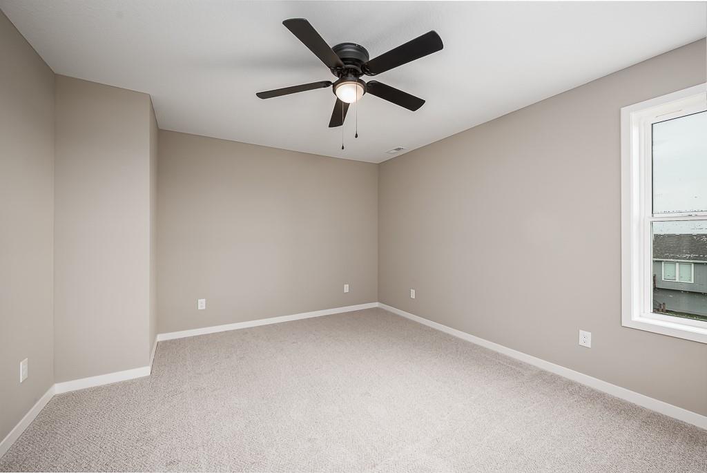 1320 159th Street Basehor, KS 66007 - Photo 10 of 20