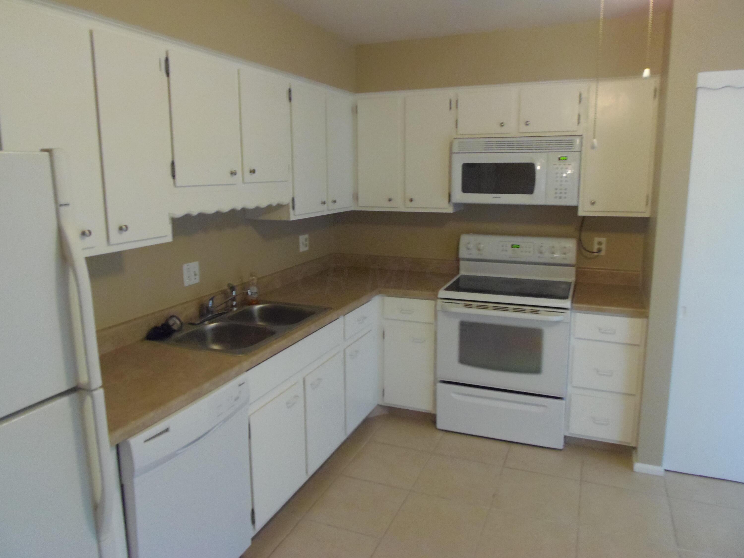 1639 Durbridge Road Columbus, OH 43229 - Photo 7 of 34 Kitchen