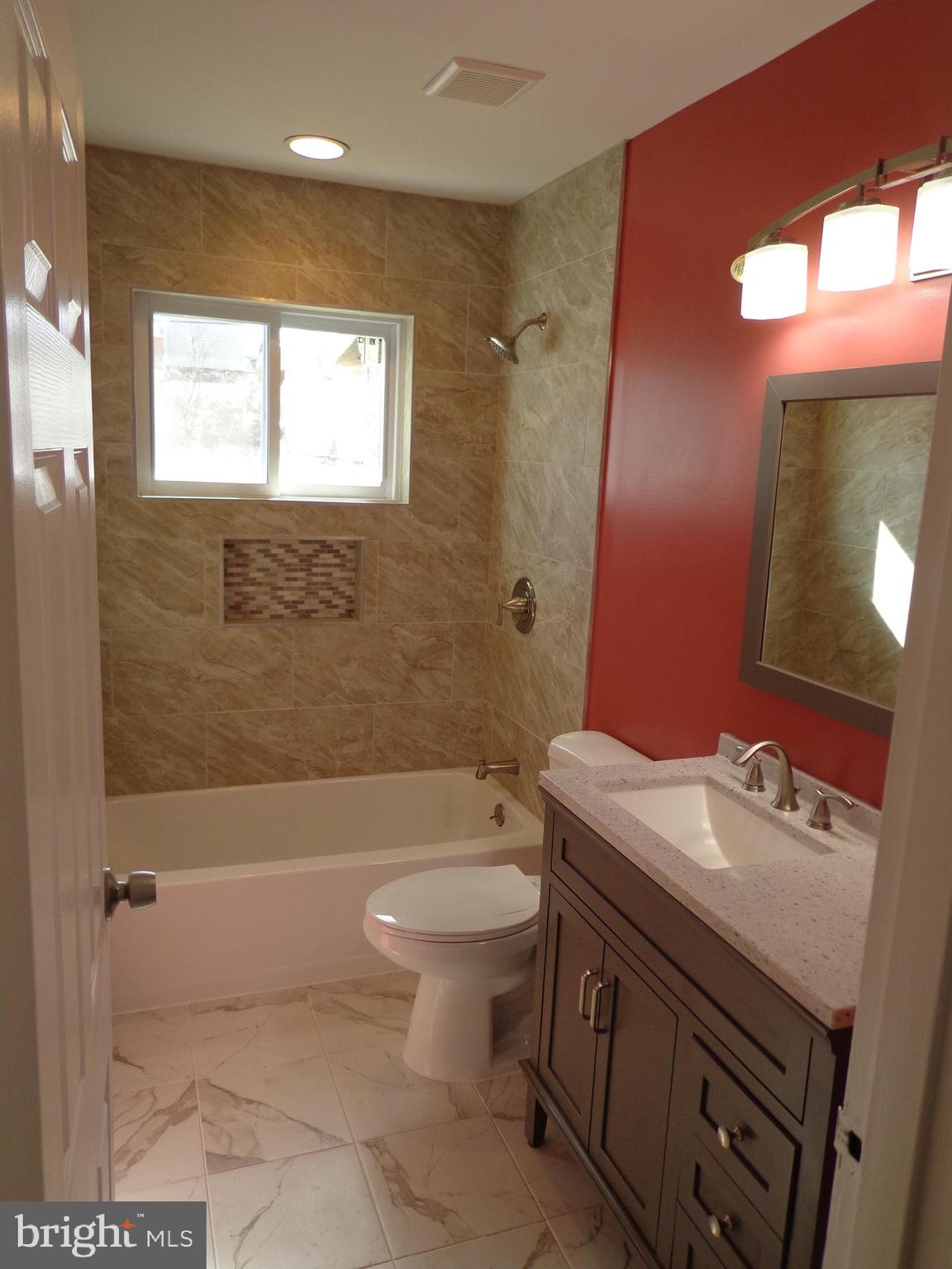 1023 Hartmont Road Baltimore, MD 21228 - Photo 14 of 33 main floor bath