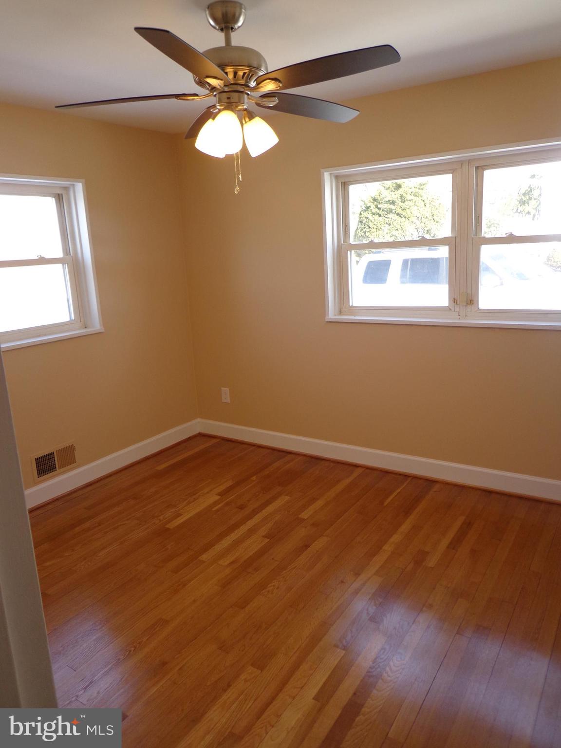 1023 Hartmont Road Baltimore, MD 21228 - Photo 17 of 33