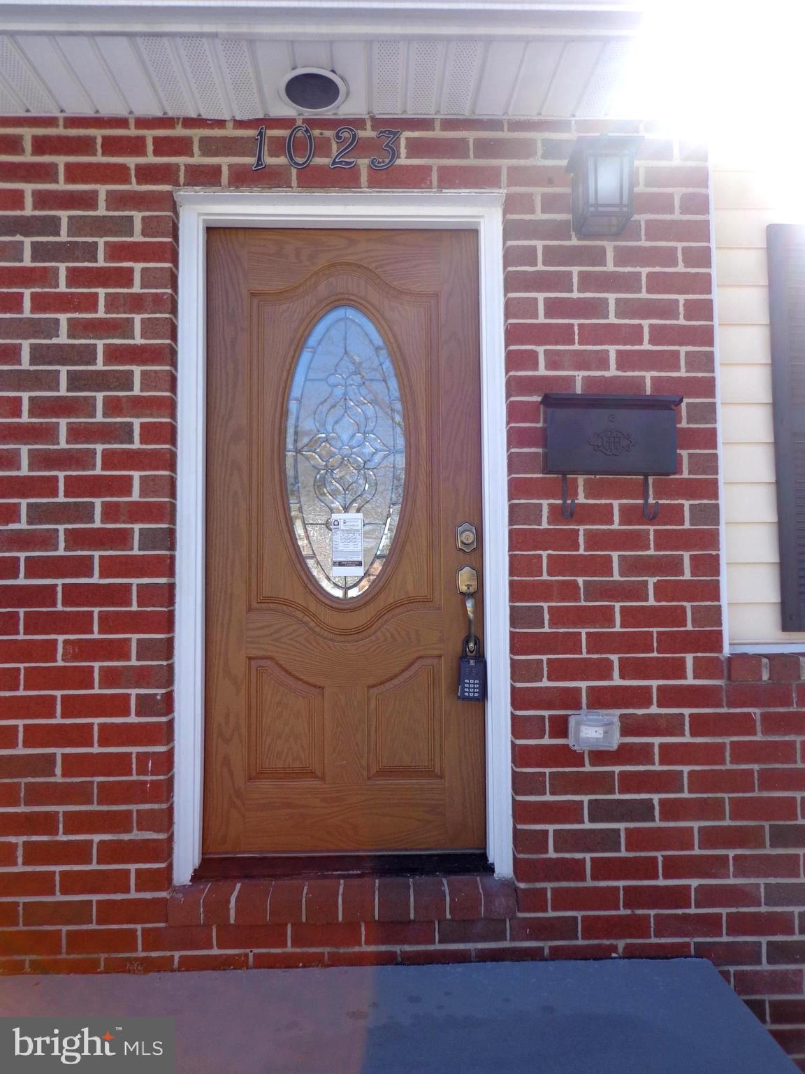 1023 Hartmont Road Baltimore, MD 21228 - Photo 4 of 33