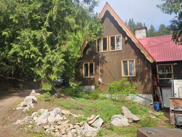 $375,000 | 398462 State Rte 20, Cusick, WA 99119