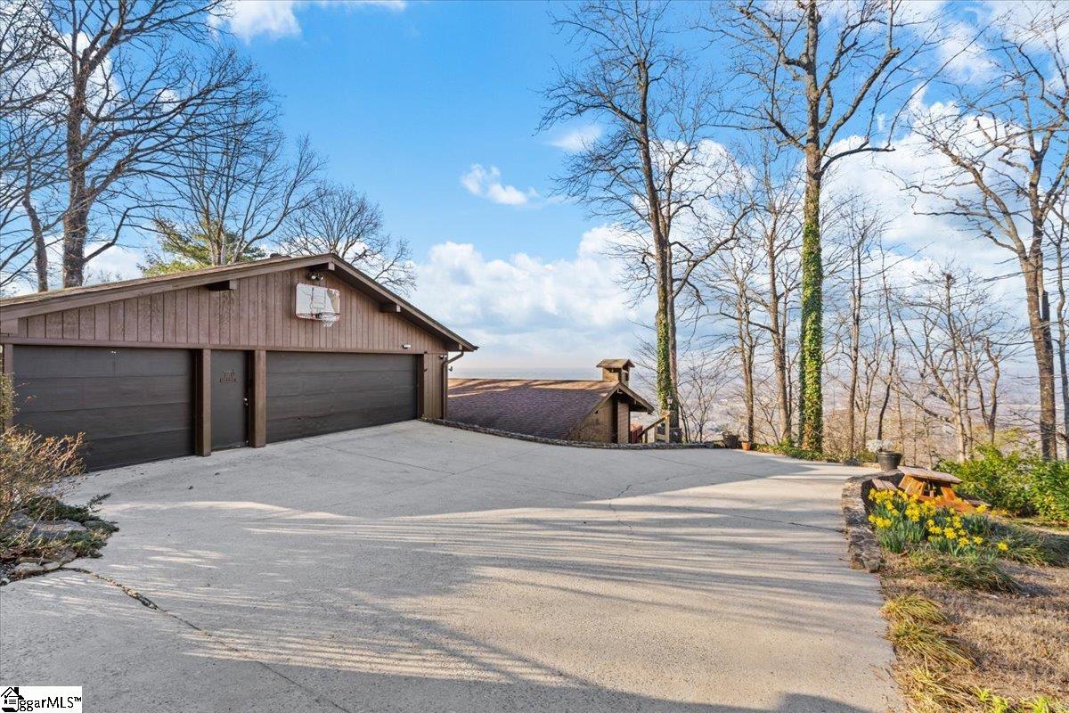 955 Altamont Road Greenville, SC 29609 - Photo 4 of 36