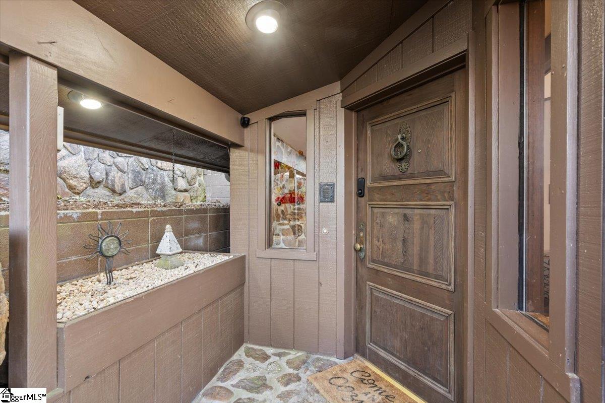 955 Altamont Road Greenville, SC 29609 - Photo 6 of 36