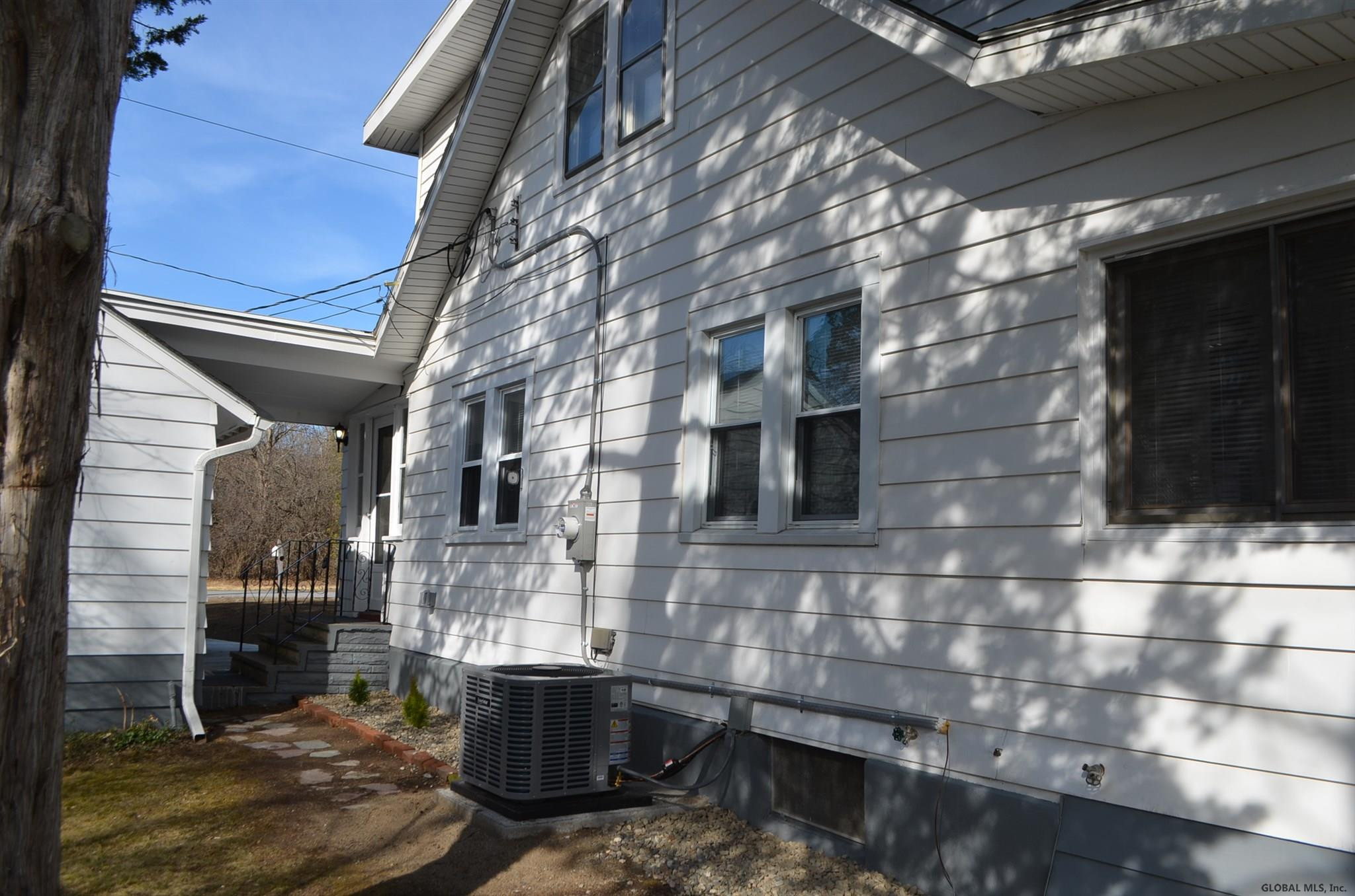 18 Bluff Road Rexford, NY 12148 - Photo 3 of 90 Photo 3