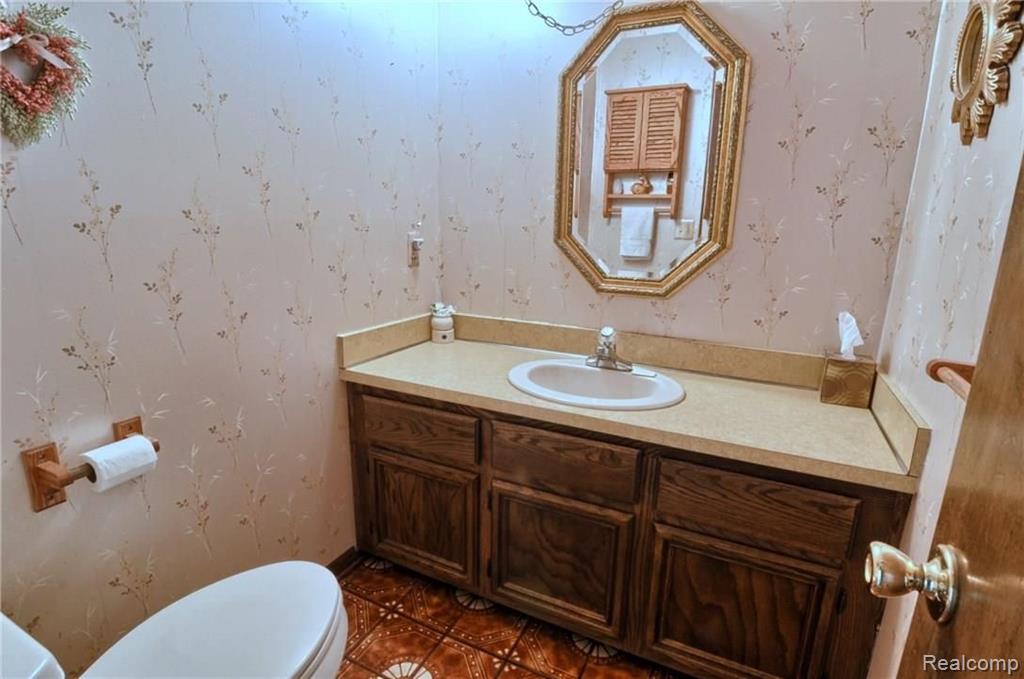 57 Stonetree Circle Rochester, MI 48309 - Photo 18 of 38