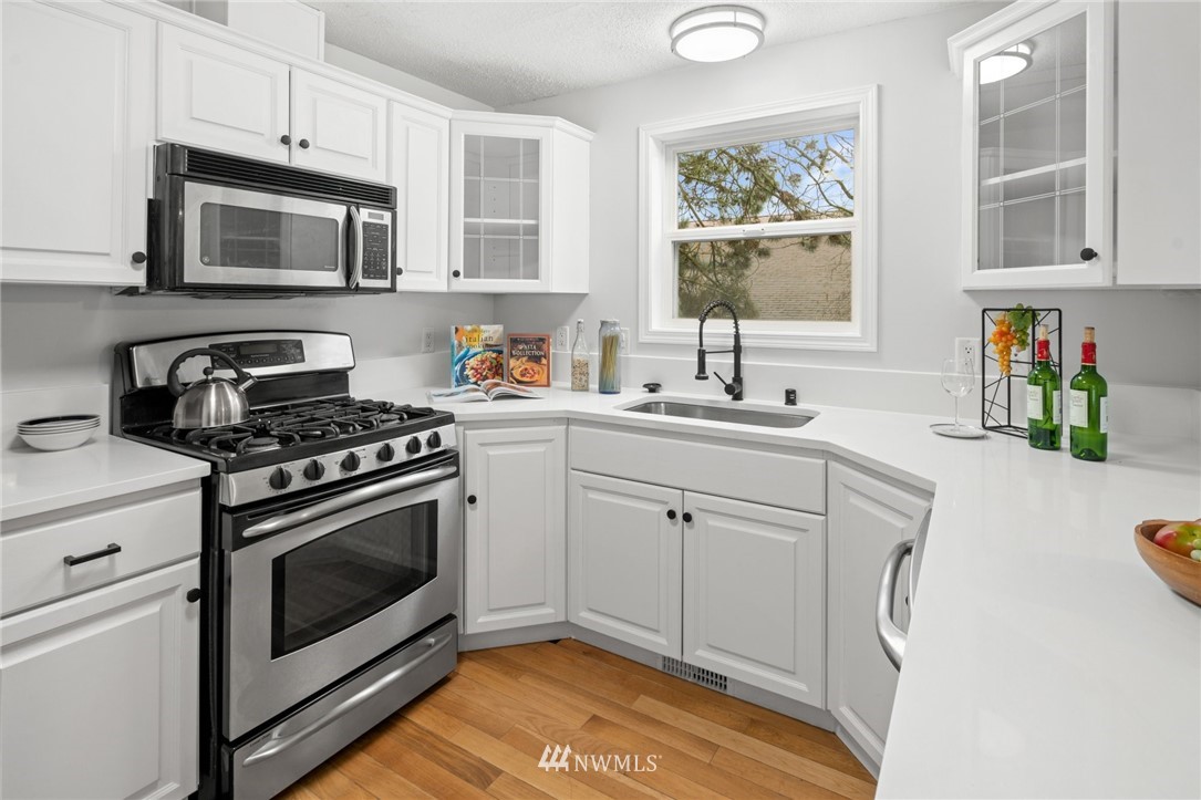 12423 10th Lane Southwest Burien, WA 98146 - Photo 1 of 26