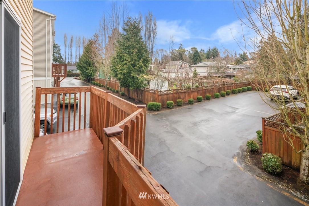 12423 10th Lane Southwest Burien, WA 98146 - Photo 5 of 26