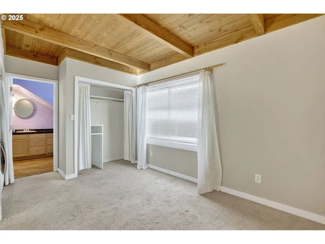 $400,000 | 903 South McLoughlin Boulevard, Unit C, Oregon City, OR 97045