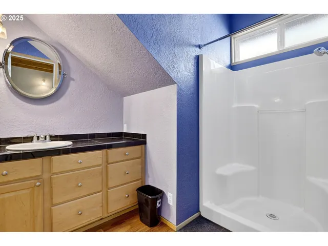 $400,000 | 903 South McLoughlin Boulevard, Unit C, Oregon City, OR 97045