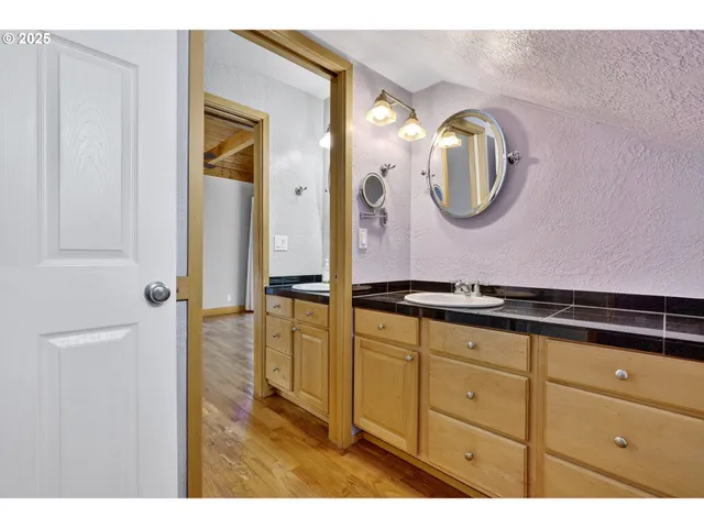 $400,000 | 903 South McLoughlin Boulevard, Unit C, Oregon City, OR 97045