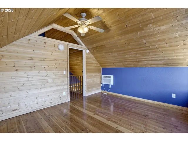 $400,000 | 903 South McLoughlin Boulevard, Unit C, Oregon City, OR 97045