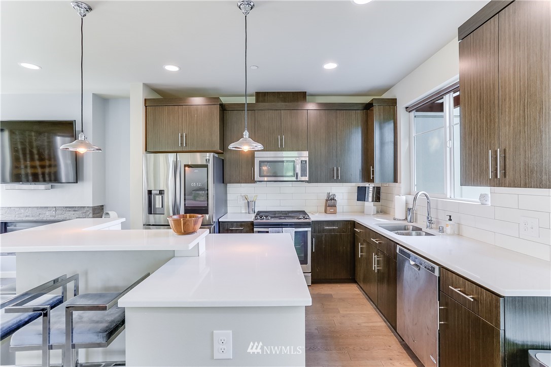 4302 Northeast 3rd Street Renton, WA 98059 - Photo 8 of 31