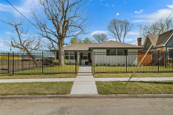 $1,995 | 1003 Claxton Street, Houston, TX 77087