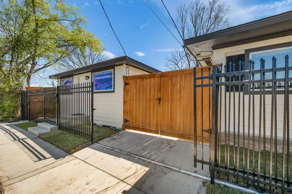 $1,995 | 1003 Claxton Street, Houston, TX 77087