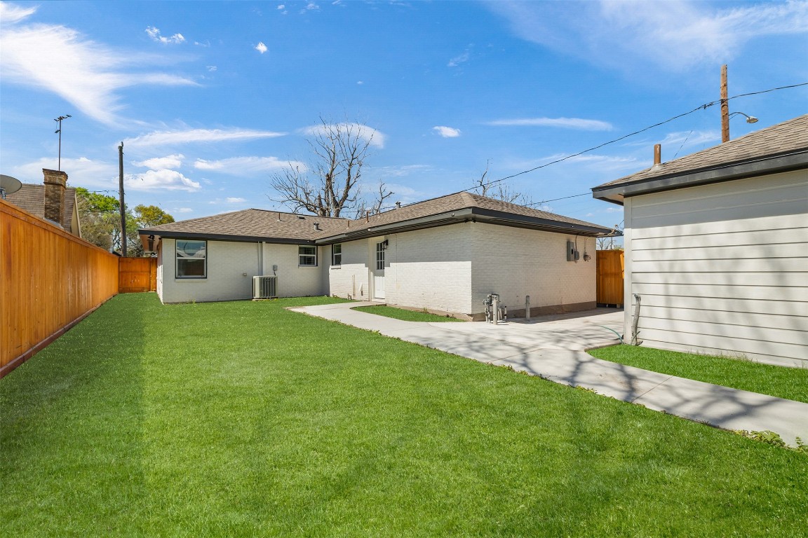 1003 Claxton Street Houston, TX 77087 - Photo 38 of 39 Backyard