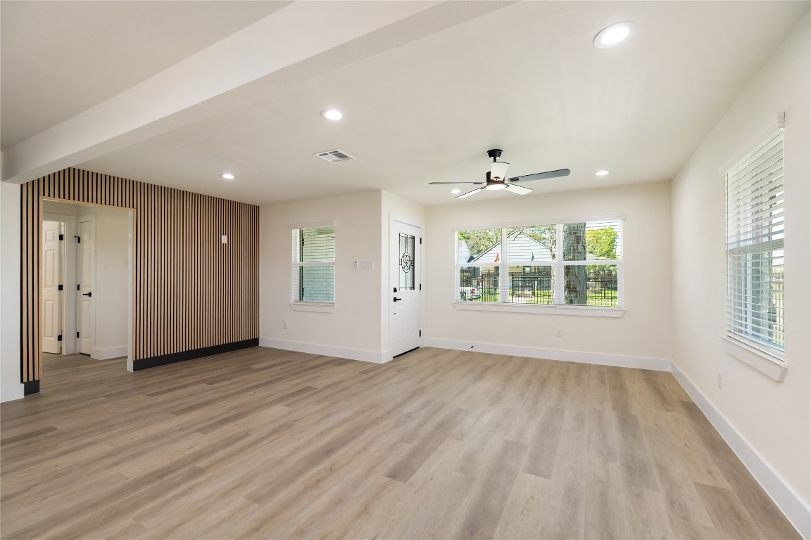 1003 Claxton Street Houston, TX 77087 - Photo 5 of 39 Living room
