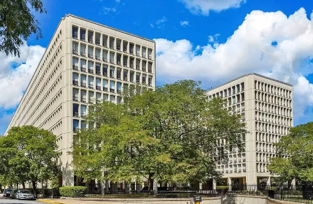 $1,500 | 1450 East 55th Place, Unit 821S, Chicago, IL 60637