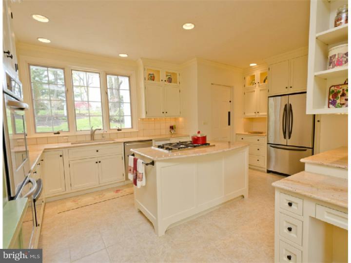 1666 Country Road Bethlehem, PA 18015 - Photo 6 of 19 Gallery Image 6