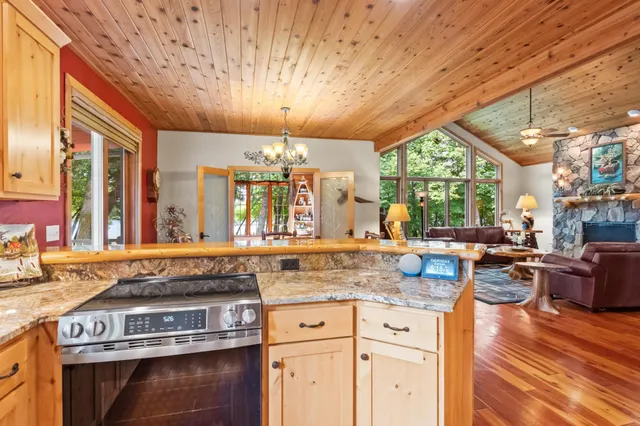 $799,900 | 8612 South Union Lake Drive Southeast, Alexandria, MN 56308