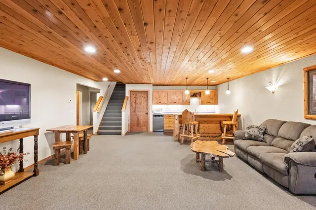 $799,900 | 8612 South Union Lake Drive Southeast, Alexandria, MN 56308