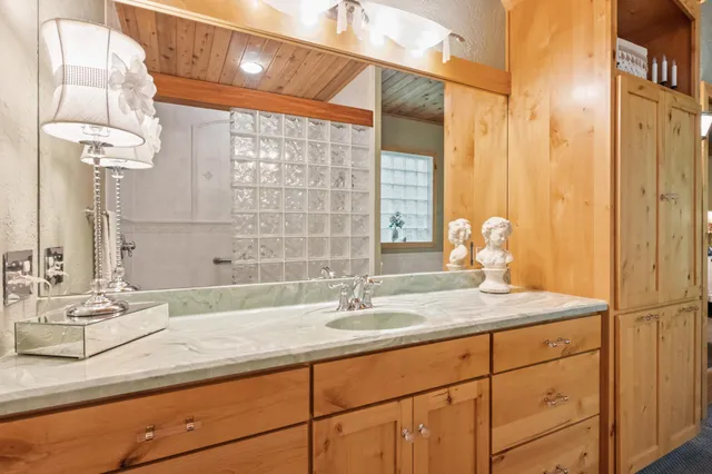 $799,900 | 8612 South Union Lake Drive Southeast, Alexandria, MN 56308