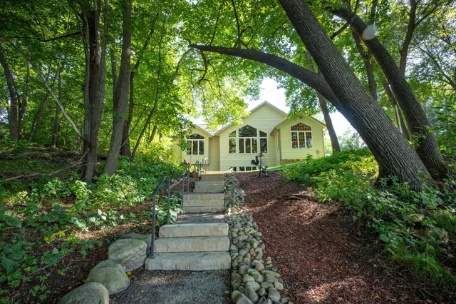 $799,900 | 8612 South Union Lake Drive Southeast, Alexandria, MN 56308